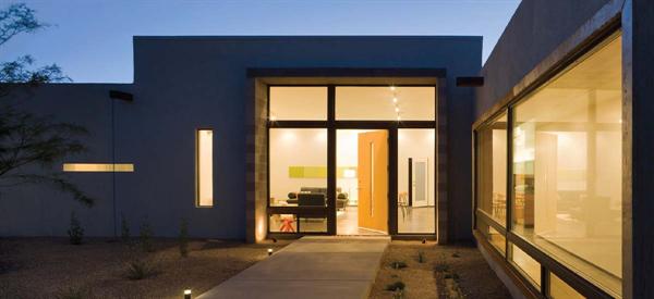 Ibarra Rosano wields glazing to control views, as well as heat gain. Slot windows frame courtyard vignettes, while a large, north-facing opening along the bedroom gallery maximizes daylight without direct exposure to punishing rays.