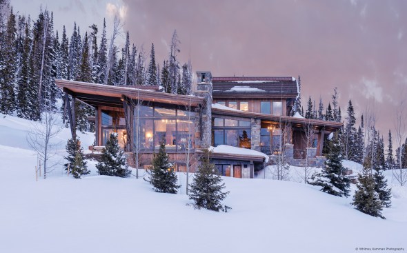 Jamie Daugaard of Centre Sky Architecture and builder John Seelye of Big Sky Build worked together to create a home that felt intimate and inviting, while showcasing grand, awe-inspiring views.
