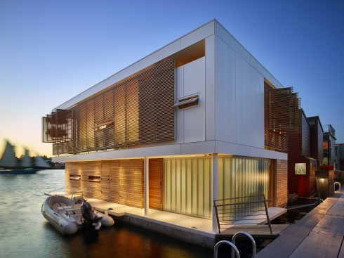 Dunn Floating Home - Seattle, Washington.Image license: Vandeventer + Carlander Architects© Copyright 2016 Benjamin Benschneider All Rights Reserved. Usage may be arranged by contacting Benjamin Benschneider Photography. Email: bbenschneider@comcast.net or phone: 206-789-5973.