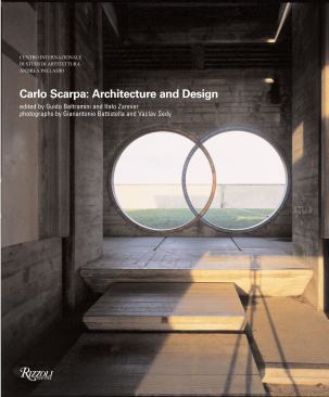 Carlo Scarpa: Architectureand DesignBy Guido BeltraminiEdited by Italo ZannierPhotographs by GianantonioBattistella and Vaclav SedyThe 20th century Italian masterCarlo Scarpa (1906–1978) emergedfrom a Venetian tradition thatmerged art, craft, intellect, and,especially in his case, architecture.Over his varied career, which isthe subject of this book on thecentenary of his birth, Scarpadesigned 58 structures, furniture,and Murano glass for the elitehouse of Venini. Scarpa’s respectfor craft, materials, and decoration,which played out in iron, marble,wood, and copper, may inspirearchitects seeking to do the sametoday. A preoccupation with light and detail found lyrical expression in concrete.Scarpa’s fascination with the organic architecture of Frank Lloyd Wright is well known.Ultimately, the Italian expressed his own instincts in such iconoclastic buildings asthe 1973 Banca Populare di Verona, with a concrete façade punctuated with portholes.Among the works detailed in exceptional and unusual photographs is the CastelvecchioMuseum in Verona, which Scarpa worked on intermittently from 1958 to 1975. Of hisiconic Brion-Vega Cemetery tomb, a monument to post-modern eclecticism, Scarpawrote that the austere work “will get better over time,” providing a garden for thedeceased, rather than “shoe boxes.” Scarpa, who died in 1978 after a fall along astairway in a Japanese temple, is buried in the cemetery. Photos in the book make clearthat Scarpa’s works may need reviving, lest they too pass away. Rizzoli; $65