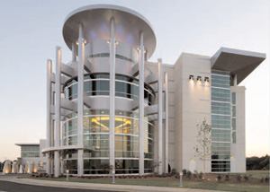 A separate entry area greets visitor's to Hubbell's new Lighting Solutions Center (above).