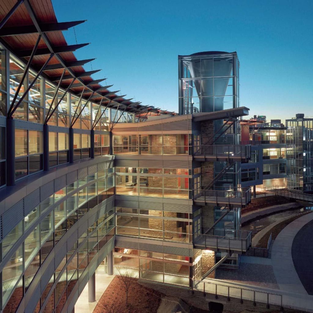 Given a 22- acre former industrial site adjacent to the Clinton Presidential Library, the design team created a high-performance office building in equilibrium with the surrounding environment.