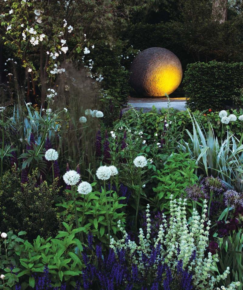 Cleve West's Bupa Sensory Garden, created for London's 2008 Chelsea Flower Show, was designed for the benefit of people suffering from dementia and other memory issues. Almost 90 types of plantings, placed at various heights and depths, fill the garden.