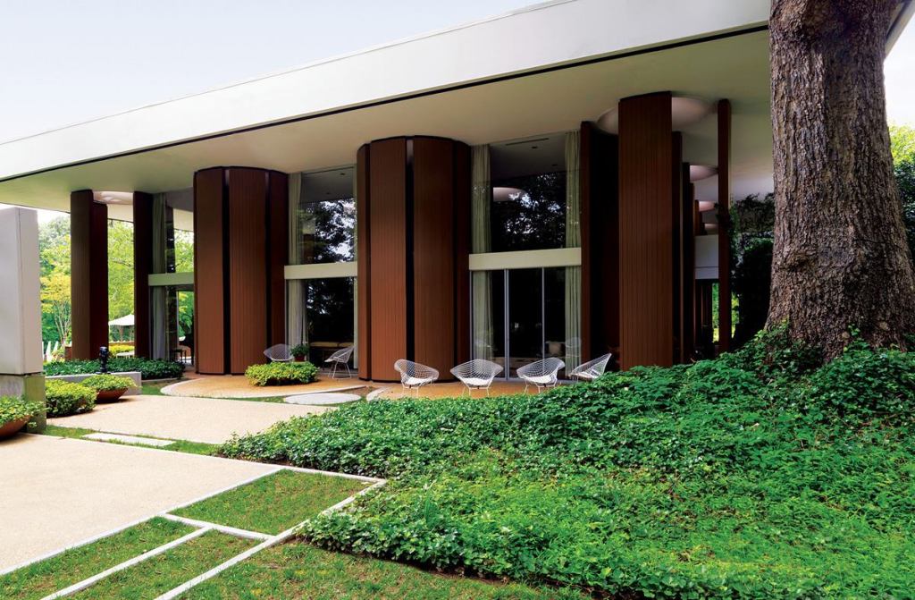 EXHIBIT

After more than half a century of designing architecture (and running a highly successful development company to boot), John Portman has earned his exhibit at Atlanta’s High Museum of Art. Not only did the lifelong Atlantan and winner of countless awards remake his hometown's skyline, he also redefined an entire building typology through the creation of "atrium hotels"—which, unfortunately, spawned a thousand bad knockoffs. In addition, Portman was among the first American architects to open a permanent office in Asia, way back in 1980. "John Portman: Art and Architecture" also includes examples of Portman’s paintings and sculptures, versions of which appear in, on, and around his own buildings. Through April 18, 2010.

high.org