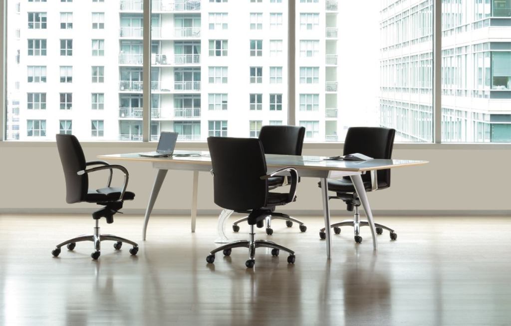 Converge conference tables



Gunlockewww.gunlocke.com

Integrated technology ports and troughs flush with tabletop, concealing plugs and jacks



Available in six standard shapes, three base styles, four standard wood pieces, and more than a dozen finishes



Sizes and shapes designed for meeting, staff, and boardroom environments