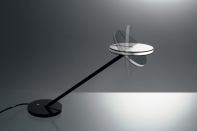 Itis task light

 Artemide

www.artemide.us

Steel body, base, and head in black or white finish



Transparent polycarbonate side diffuser



Stem pivots at base up to 90 degrees



Head rotates up to 180 degrees



Touch dimmer on base LED light source



Designed by Naoto Fukasawa