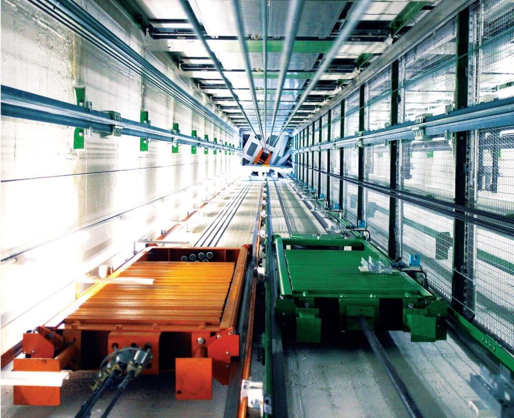 Twin shaft elevator
ThyssenKrupp
thyssenkrupp.com
Two cabs operate stacked in same shaft
Reported to allow 40 percent more passengers than a traditional four-shaft group
ThyssenKrupp Destination Selection Control system assigns calls to optimal car when passengers choose floor from elevator lobby
For buildings 164 feet or taller