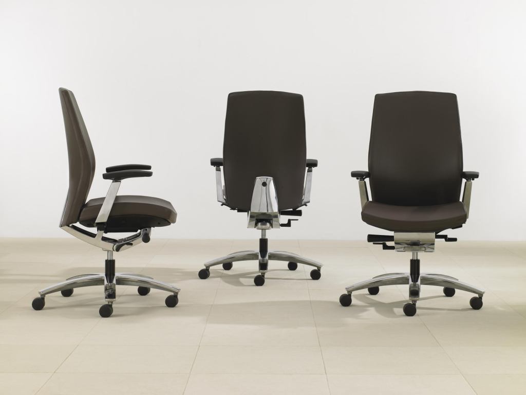 Marini



Teknion

www.teknion.com

Executive task chair - Designed by Conrad Marini - Metal components available in polished aluminum or ebony - Fully upholstered inner and outer back comes in a variety of fabrics - Meets Greenguard certification for Children Schools Indoor Air Quality - 86% recyclable