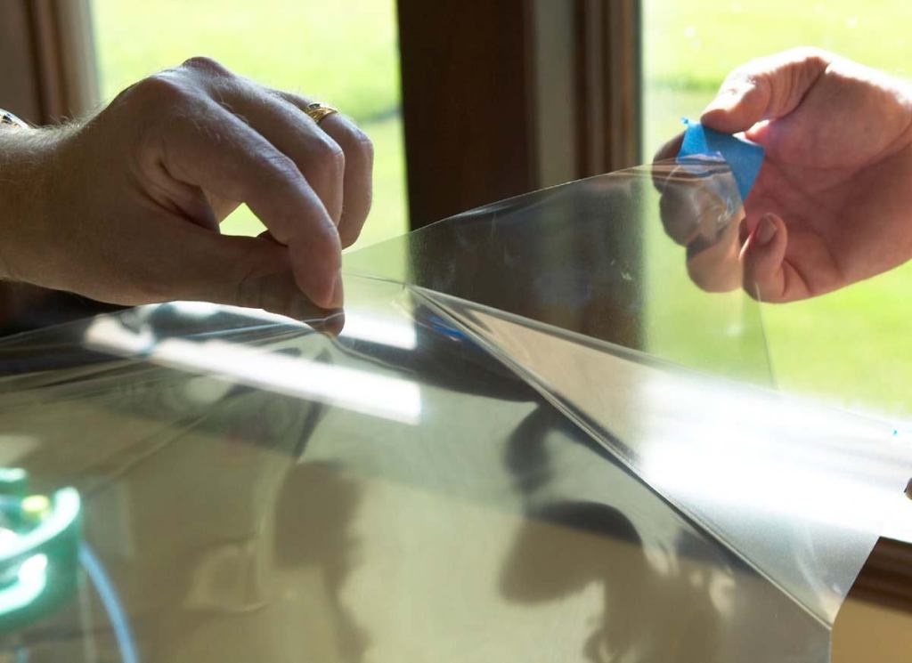 Prestige Window Films3Mwww.3m.com

Clear, metal-free window film blocks up to 66 percent of the sun's heat through the glazing - Blocks up to 99.9 percent of - UV rays to reduce fading of interiors - Low interior reflectivity reduces glare - Transparent films do not change the building's appearance