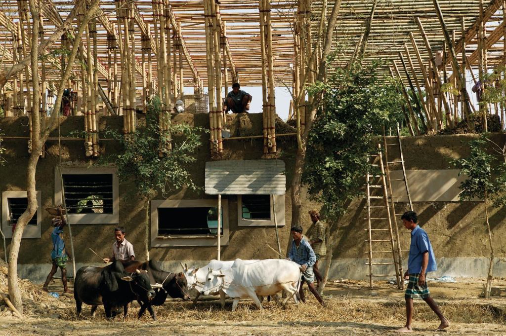Anna Heringer and Eike Roswag, METI—Handmade School, Rudrapur, Bangladesh (2006)