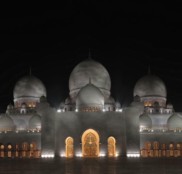 The Sheikh Zayed Bin Sultan Al Nahyan Mosque in Abu Dhabi.