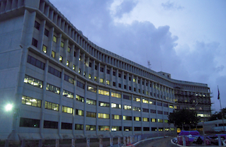 Glazing contractor Koch Corporation installed six types of Wausau?s windows to meet the various security and environmental requirements including energy efficiency, ballistic and blast mitigation, and moisture and hurricane resistance.