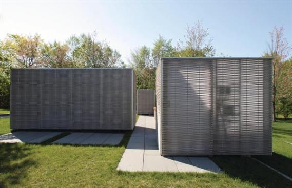 Closed Lanterns during the day