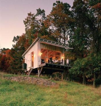 Architect Jeffery Broadhurst built his vacation retreat on weekends with the help of family and friends.