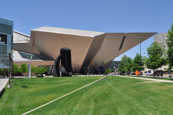 The Frederic C. Hamilton Building, an extension of the Denver Art Museum, was completed in 2006 by a team of Studio Daniel Libeskind and Davis Partnership Architects.