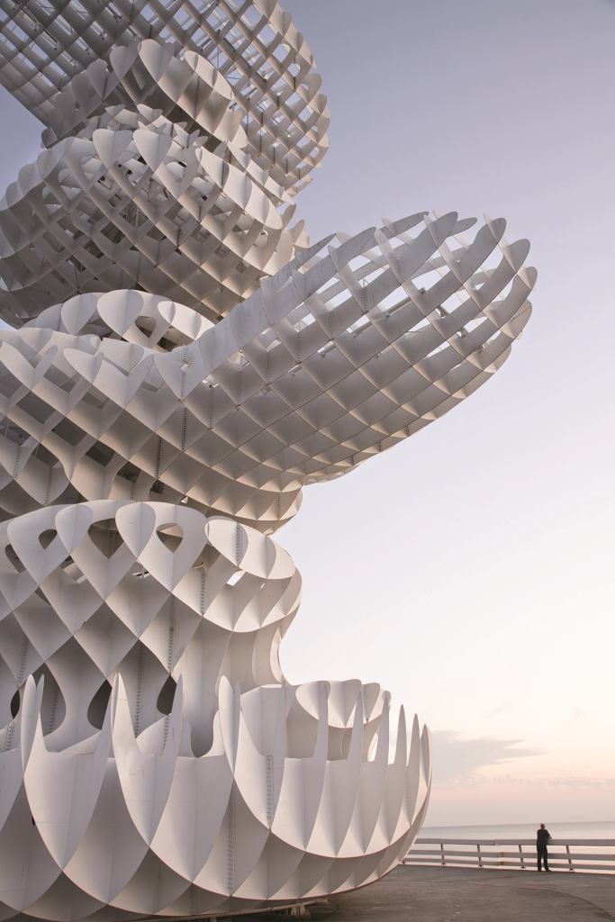 Pier Sculpture, Lazika