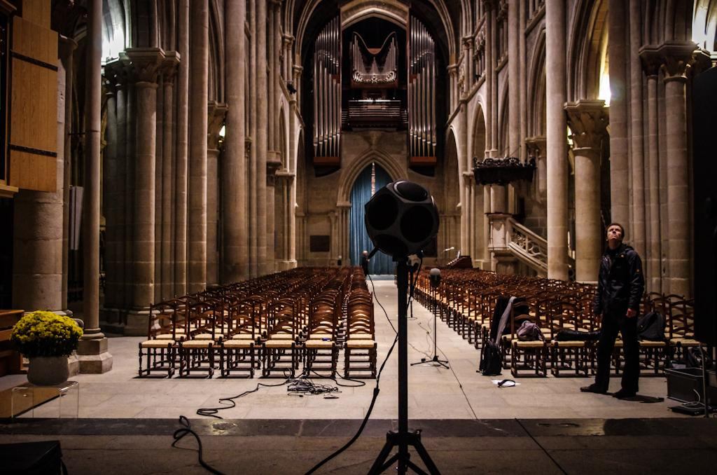 Using a microphone to create a 3D map of Lausanne Cathedral.