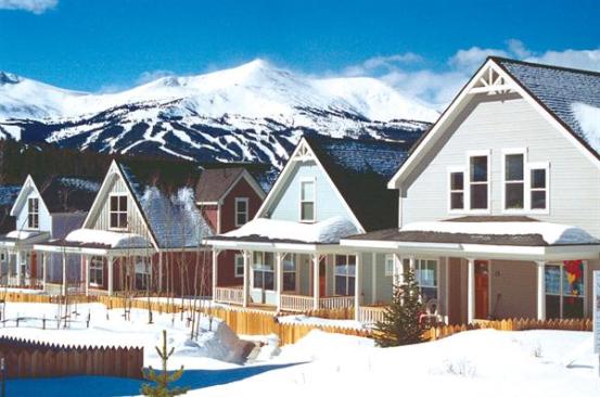 Taking their cue from the town's Victorian history, the architects gave the houses steep roofs, which easily shed heavy snow.