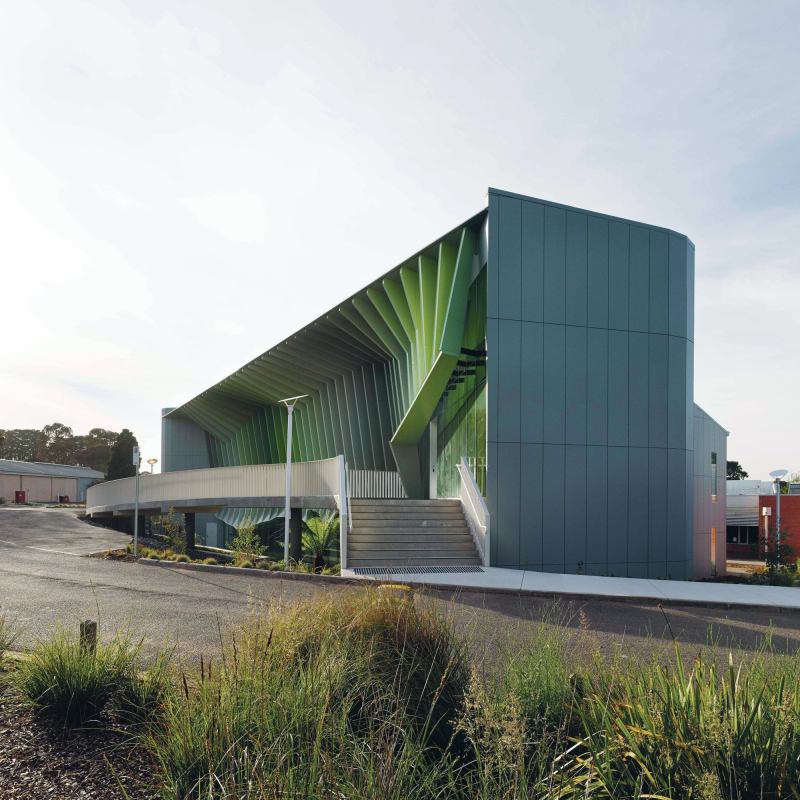 Woods Bagot designed a colorful, geometric
 fa&ccedil;ade for the Knox Innovation Training Opportunity and Sustainability 
Centre to make a vivid impression on its students, who are interested in
 pursuing future careers in sustainability.