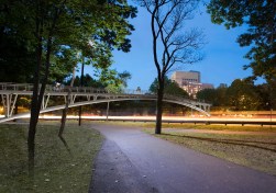 Night niew of the Boston Esplanade Pedestrian Bridge from the Boston Esplanade