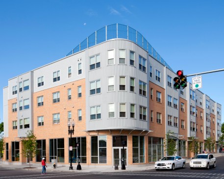 270+Centre+long+veiw+from+corner+of+Centre+and+Lamartine+Street