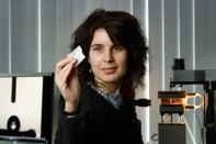 Cotton textile with a hydrophilic PNIPAAm coating