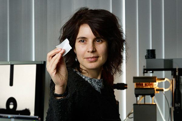 Cotton textile with a hydrophilic PNIPAAm coating