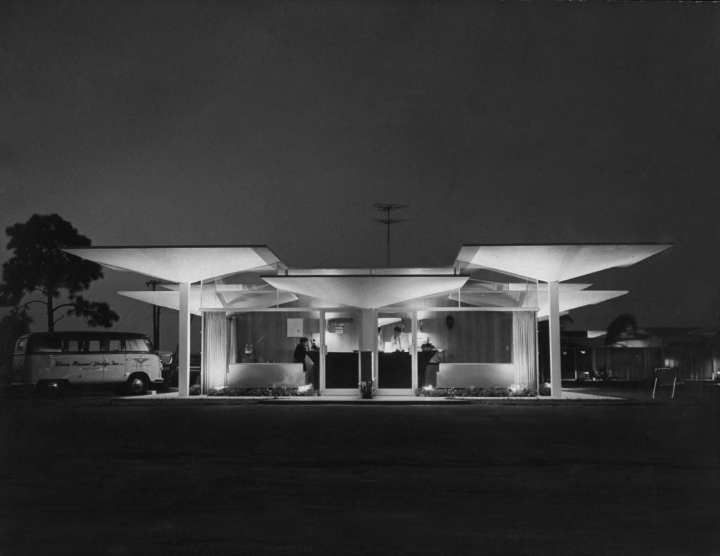 The entrance of the Warm Mineral Springs Motel, designed by Victor Lundy.