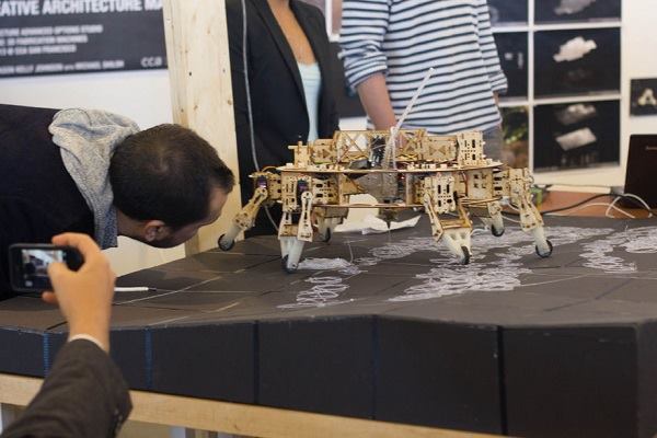 A walking 3D printer hexapod