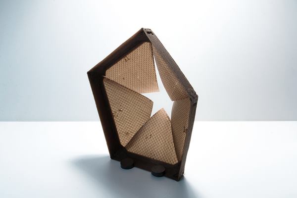 An aperture composed of 3D-printed, humidity-responsive surfaces.