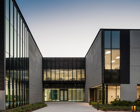 The+new+70%2c000+square+foot+building+for+the+Engineering+and+Manufacturing+Institute+for+Lone+Star+College+in+Houston+by+Morris+Architects+provides+and+integrated+classroom+and+lab+space+to+operate+as+a+community+college.+