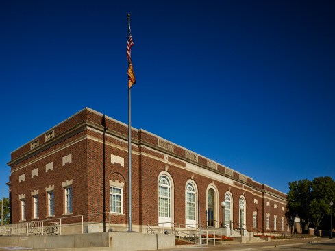 The+southeast+corner+of+the+historic+post+office+building+now+transformed+into+the+Postal+Plaza+Gallery+for+Oklahoma+State+University.