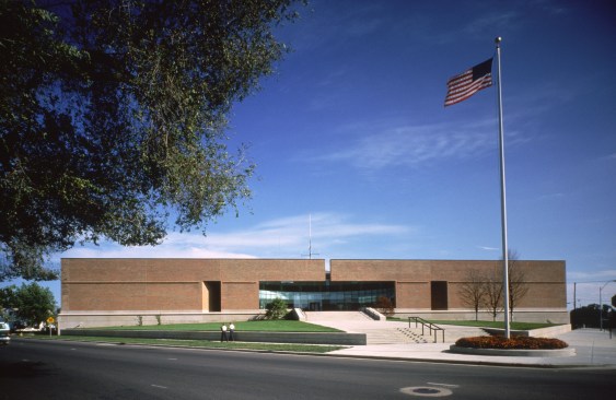 Columbus+City+Hall%2c+Columbus%2c+Ind.%2c+by+Skidmore%2c+Owings+%26+Merrill