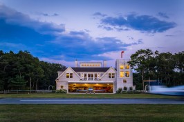 This image may not be used without a license and express written permission from Damianos Photography.