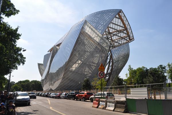 The Fondation Louis Vuitton sits at the edge of Bois de Boulogne in Paris.