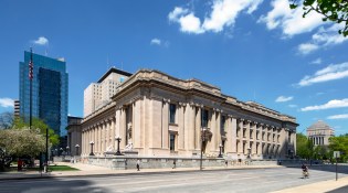 Birch+Bayh+Federal+Building+and+US+Courthouse%2c+Indianapolis%2c+by+EYP.