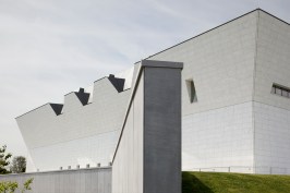 Aga+Khan+Museum%2c+by+Maki+%26+Associates