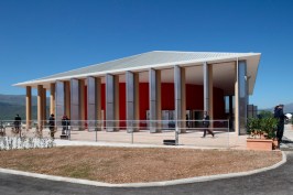 Paper+Concert+Hall%2c+L%27aquila%2c+Italy%2c+by+Shigeru+Ban+Architects