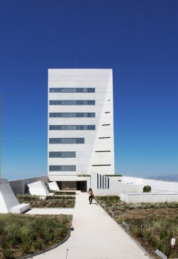 Faculty+of+Health+Sciences%2c+Granada%2c+Spain+by+MedioMundo+arquitectos