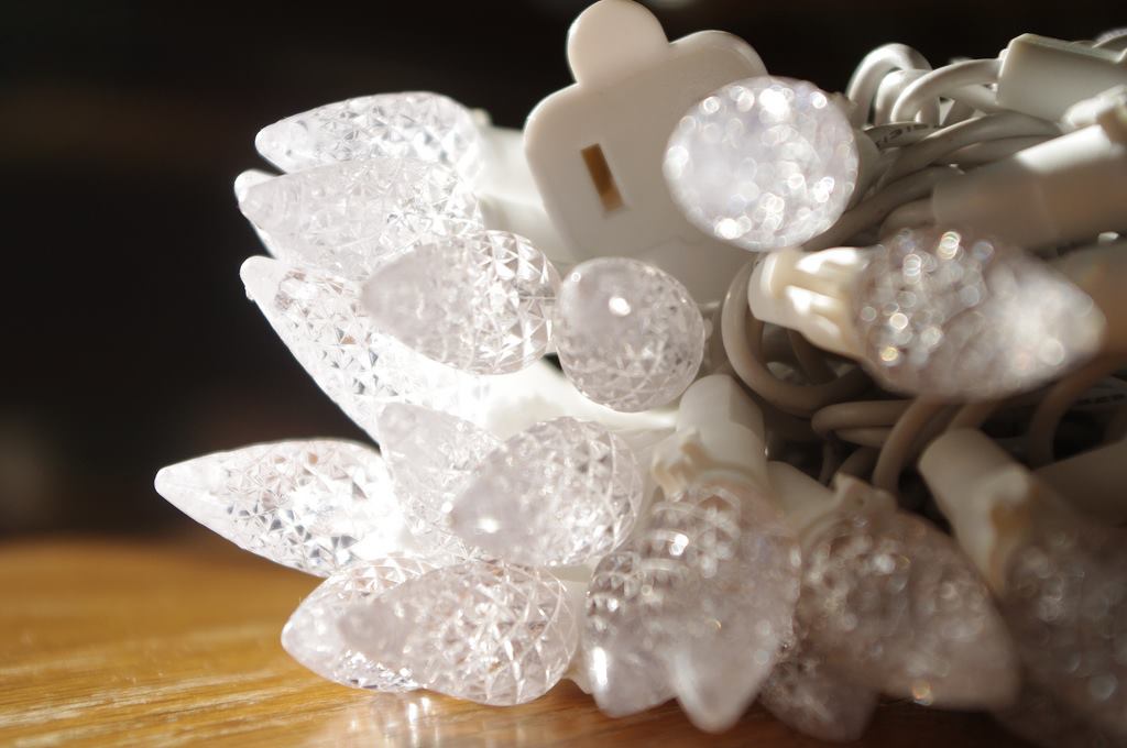 A recent report from Osram Sylvania reveals that consumers primarily associate LED technology with holiday lights.