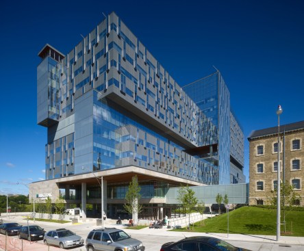 The hospital is organized into stacked "neighborhoods of care," supported on a podium conceived as an “urban porch,” which contains a café, auditorium, resource center, and terrace organized to invite gatherings of varying sizes.