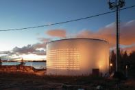 Lighting Design Collective (LDC) received significant worldwide recognition for its award-winning scheme for Silo 468, an abandoned oil tank transformed into a permanent art installation. Located near the sea, in an area known for its strong winds, LDC was inspired by this setting and used the combination of natural light, wind, and movement of light on the water as a source of inspiration for the formulation of their lighting concept.
