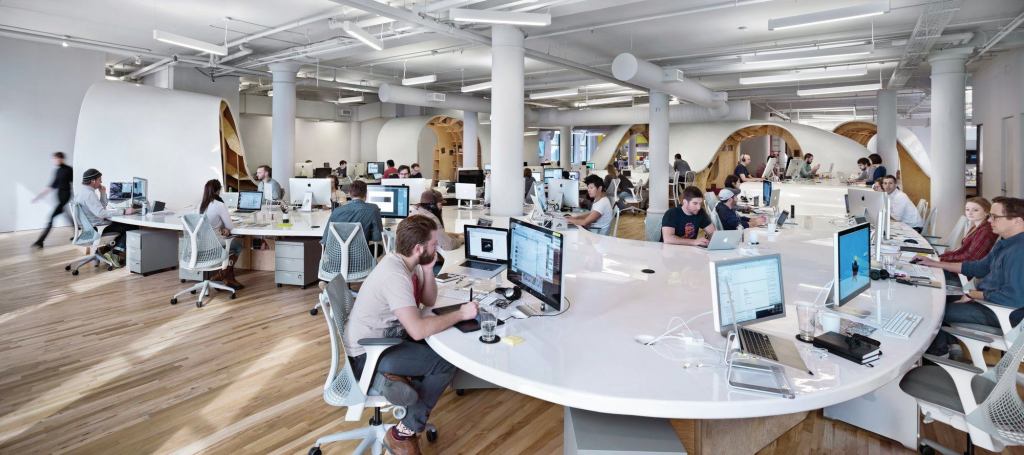 The Barbarian Group superdesk, designed by Clive Wilkinson Architects, can accommodate as many as 170 workspaces.