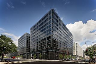 CityCenterDC office towers feature Valspar's Fluropon
high-performance PVDF finishes