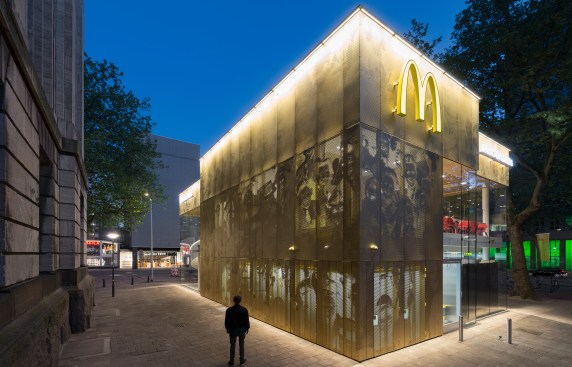 McDonald's Rotterdam - facing post office