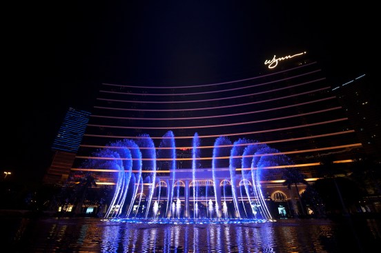 Performance+Lake+at+Wynn+Macau