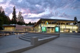 The Vancouver Aquarium Expansion is designed to evoke the flow of water and the wonder of aquatic life. It features a curvilinear architectural design that is clad in color-changing Alucobond aluminum composite material in the Spectra Sakura finish to mimic fish scales in hues ranging from green to pink.