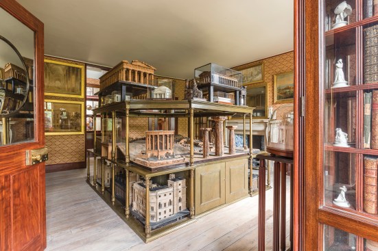 The Model Room was restored to include its original full-height open entry into the daylit Book Passage. In 1833, after Soane’s wife died, he moved the models to her former bedroom and arranged them as they are seen today. The Model Room was one of the last of the architect’s major renovations.