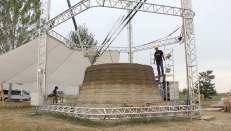 Each layer weighs a hefty 661 pounds (300 kg)