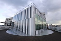 A new high-rise, rotatable test bed allows researchers to examine the performance of building products and systems in the tropics.